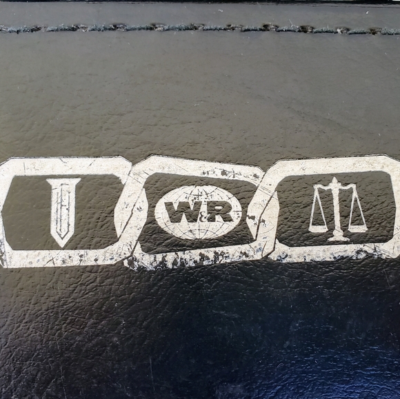 SOLD! Vintage 1970s - 80s black leather briefcase - Picture 5 of 8